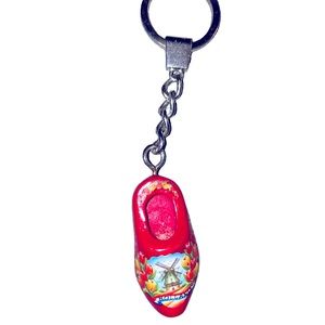 Holland Souvenir Dutch keyholder "Wodden Shoe" - Klomp - Sleutelaanhangertje Red